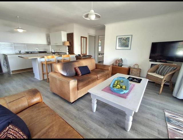 2 BEDROOM HOUSE FOR SALE IN HANNASBAAI